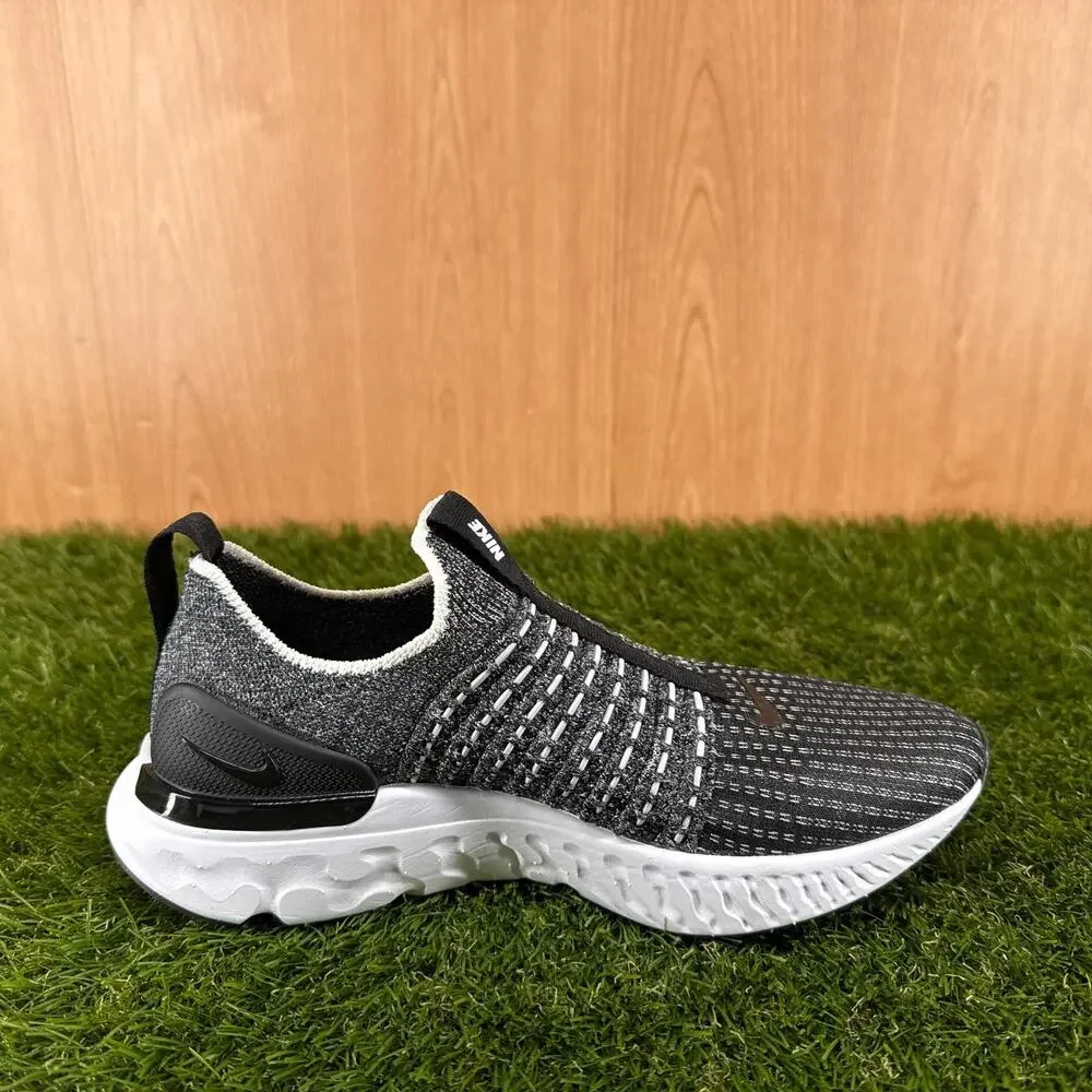 Nike React Phantom Run Flyknit 2 Oreo CJ0280-002 Women's Sz 7 / Men's Sz 5.5